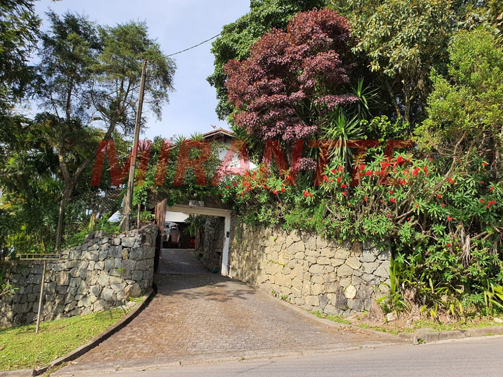 Sobrado de 886m² com 6 quartos em Serra da Cantareira