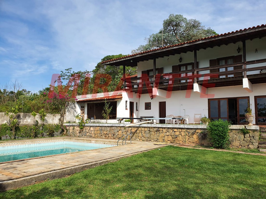 Sobrado de 886m² com 6 quartos em Serra da Cantareira