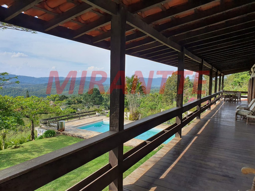 Sobrado de 886m² com 6 quartos em Serra da Cantareira