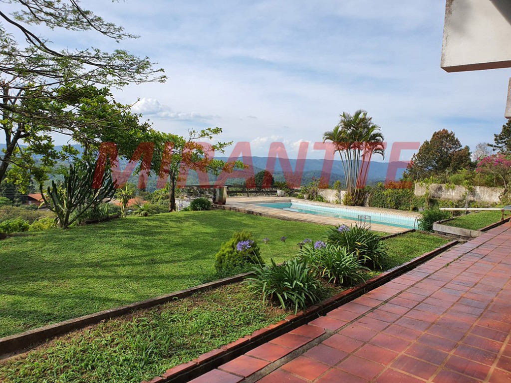Sobrado de 886m² com 6 quartos em Serra da Cantareira