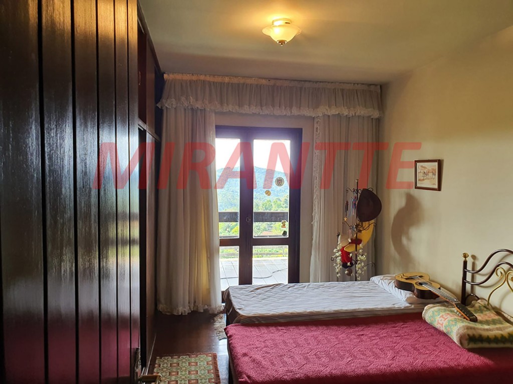 Sobrado de 886m² com 6 quartos em Serra da Cantareira