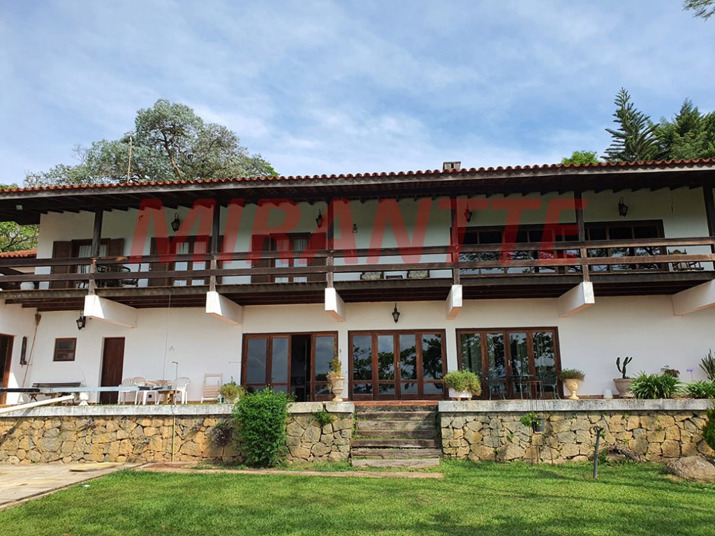 Sobrado de 886m² com 6 quartos em Serra da Cantareira