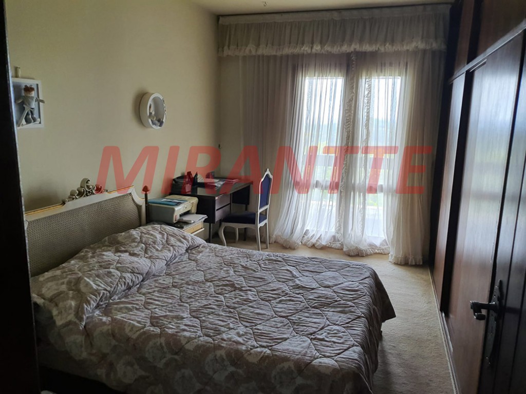 Sobrado de 886m² com 6 quartos em Serra da Cantareira