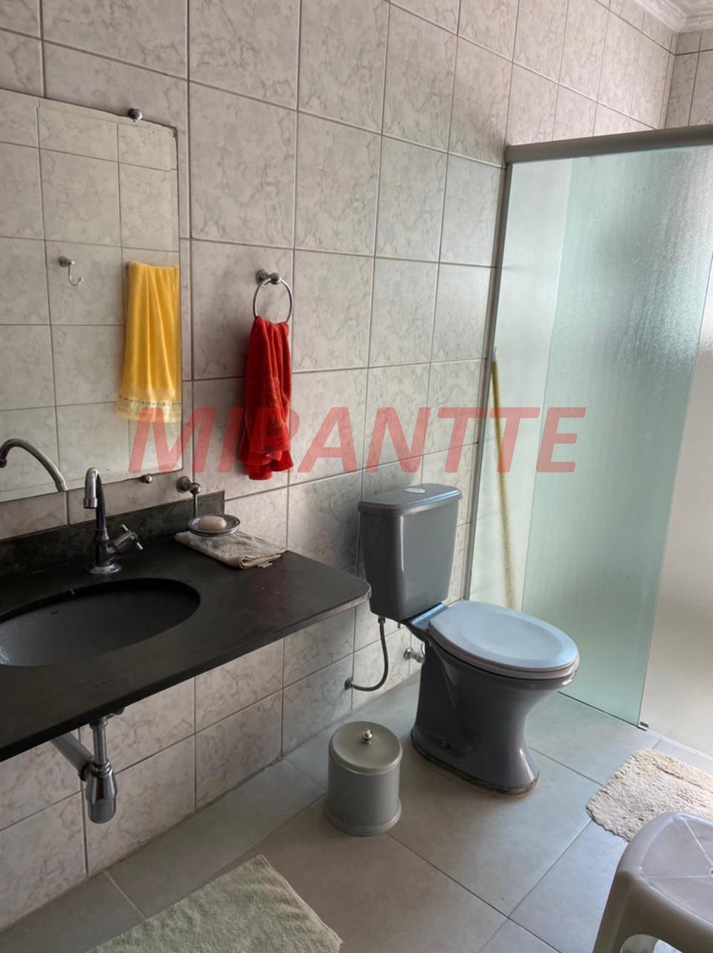 Sobrado de 186m² com 4 quartos em Jardim Japão