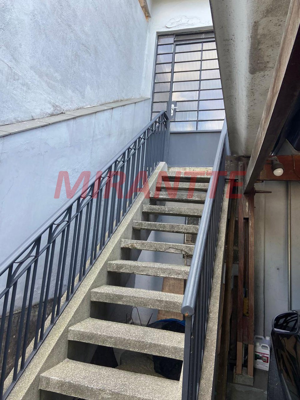 Sobrado de 186m² com 4 quartos em Jardim Japão