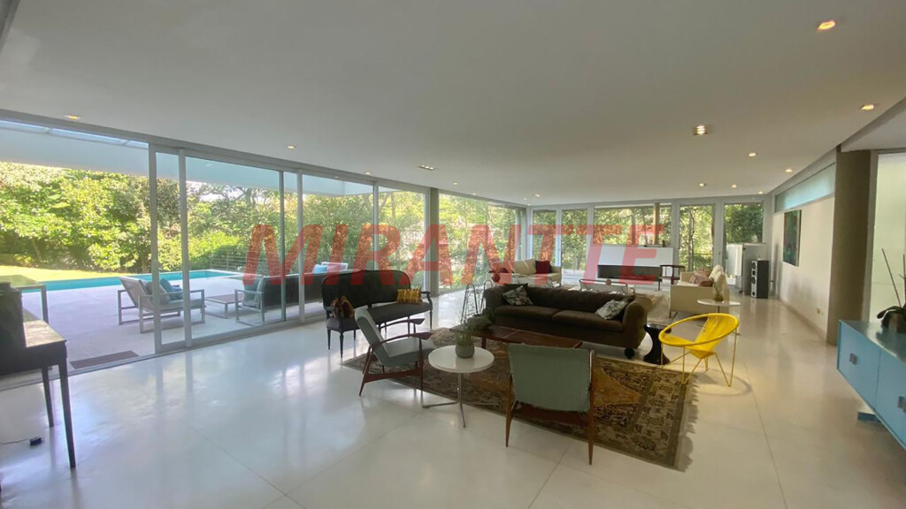 Sobrado de 900m² com 4 quartos em Alphaville