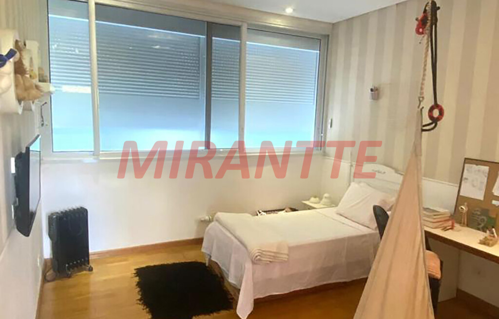 Sobrado de 900m² com 4 quartos em Alphaville