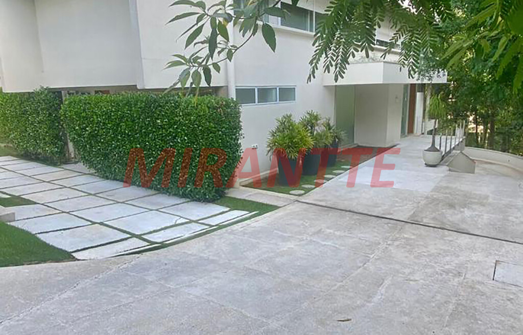 Sobrado de 900m² com 4 quartos em Alphaville