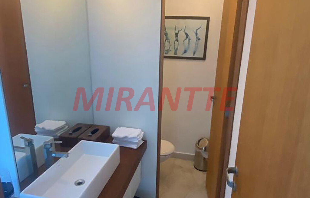 Sobrado de 900m² com 4 quartos em Alphaville