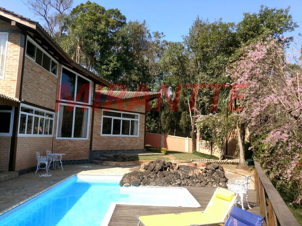 Sobrado de 280m² com 3 quartos em Serra da Cantareira