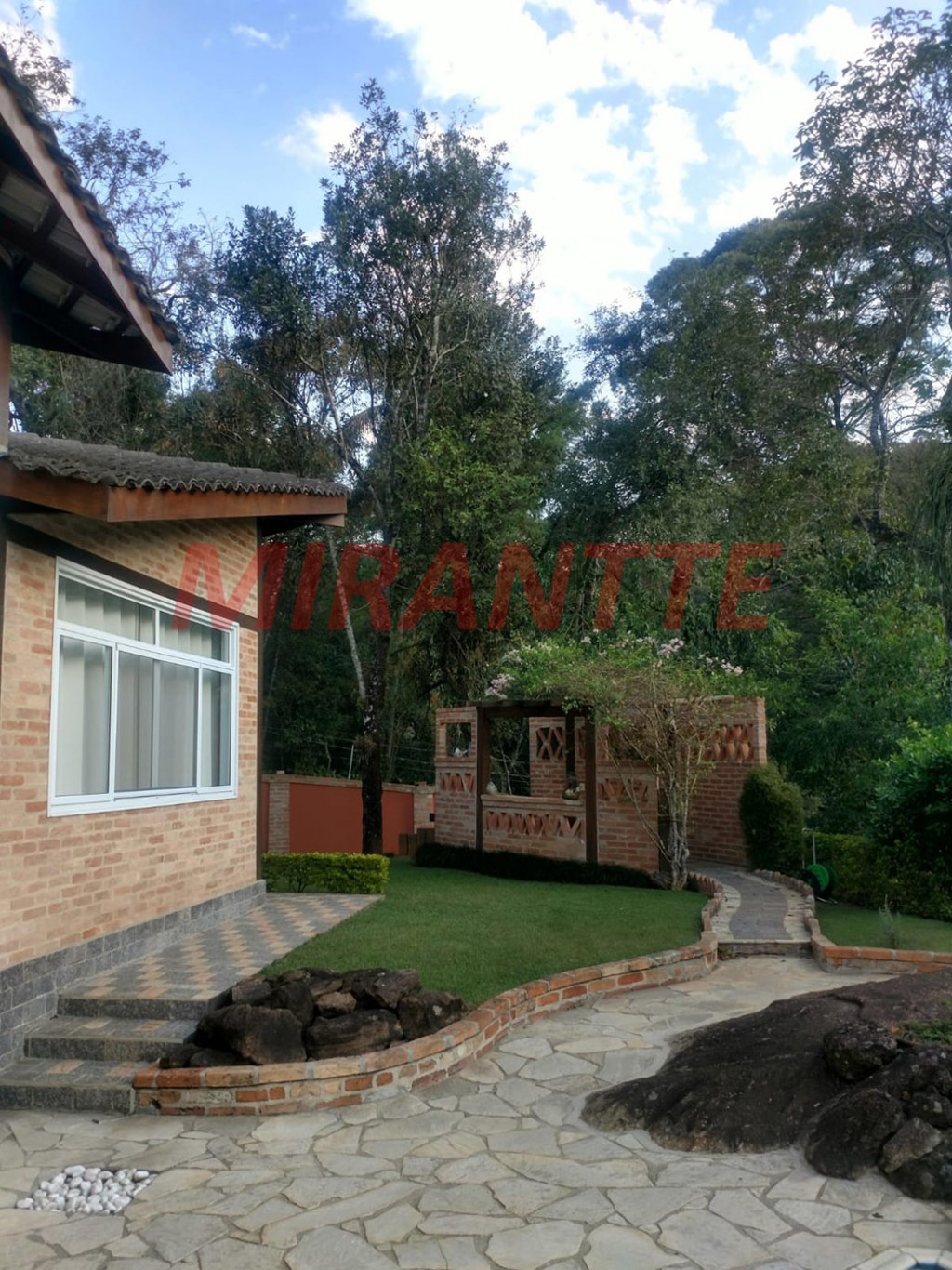 Sobrado de 280m² com 3 quartos em Serra da Cantareira