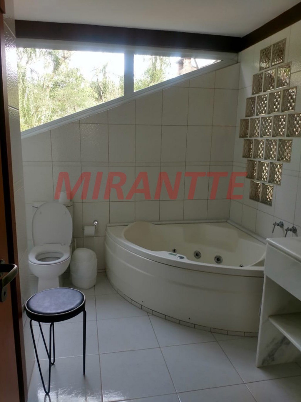 Sobrado de 280m² com 3 quartos em Serra da Cantareira