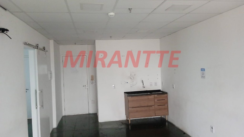 Comercial de 160m² em Limão