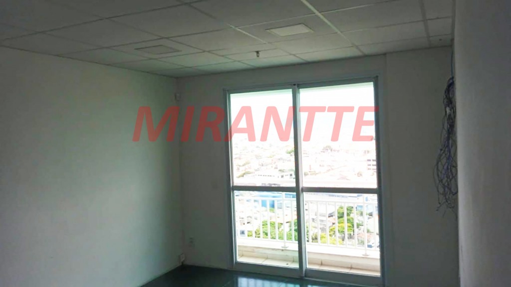 Comercial de 160m² em Limão