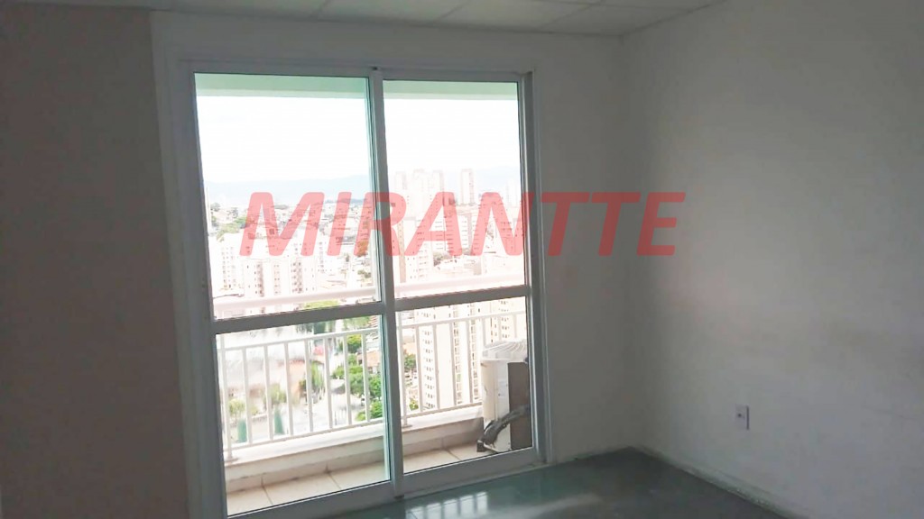 Comercial de 160m² em Limão