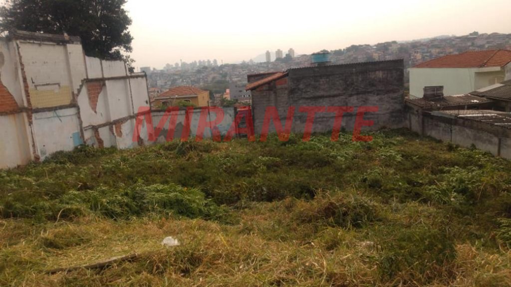 Terreno de 780m² em Limão