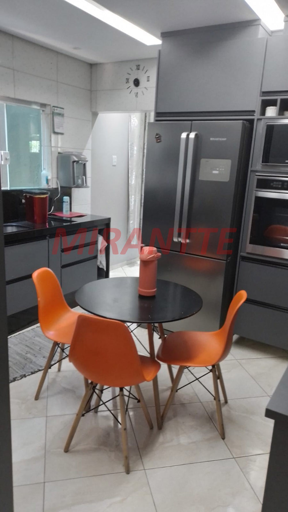 Sobrado de 106m² com 4 quartos em Parque Jandaia