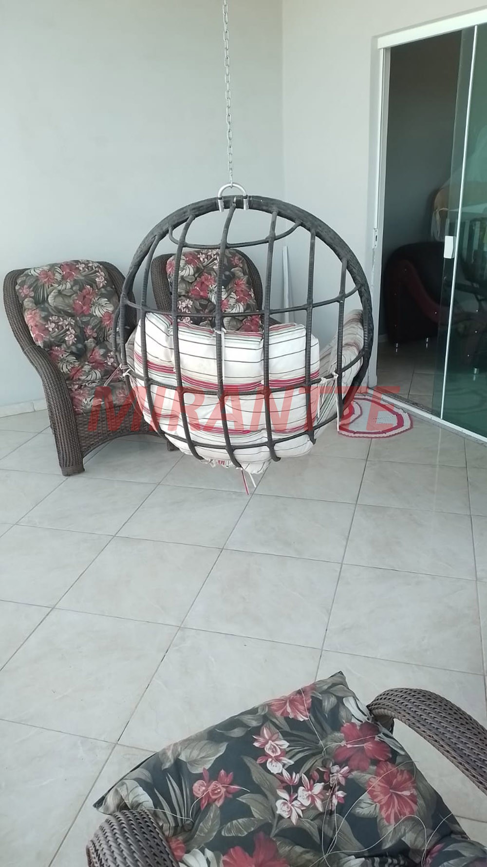 Sobrado de 106m² com 4 quartos em Parque Jandaia