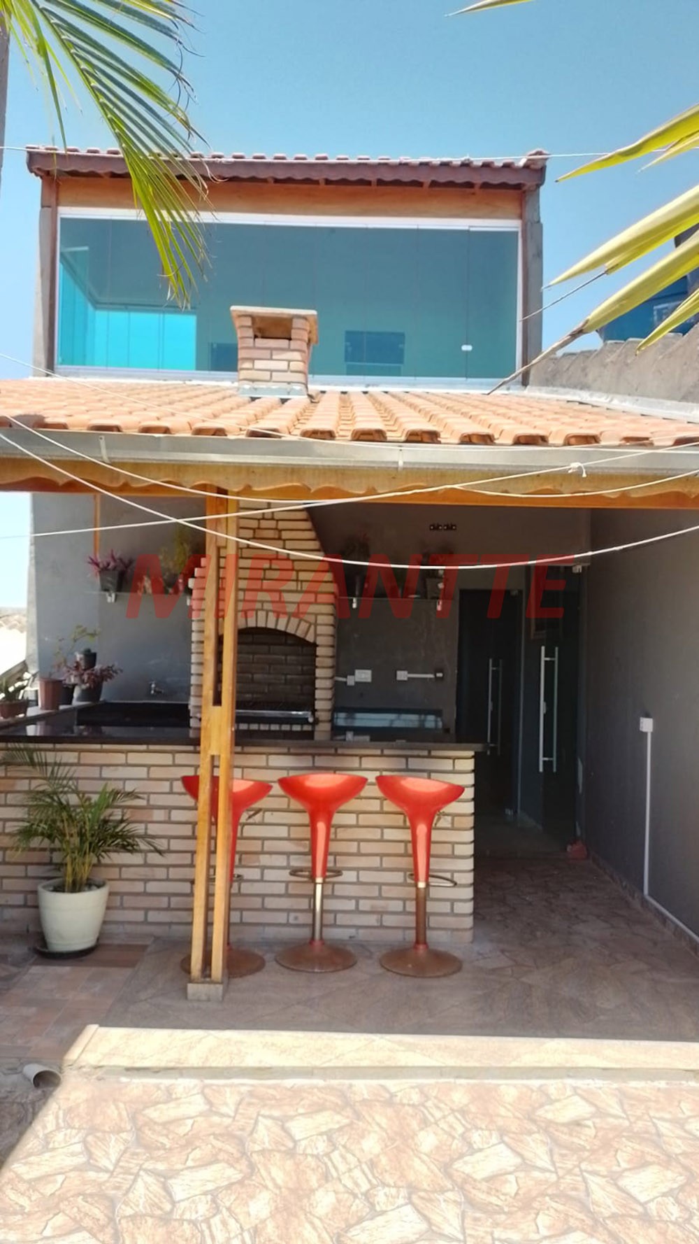 Sobrado de 106m² com 4 quartos em Parque Jandaia
