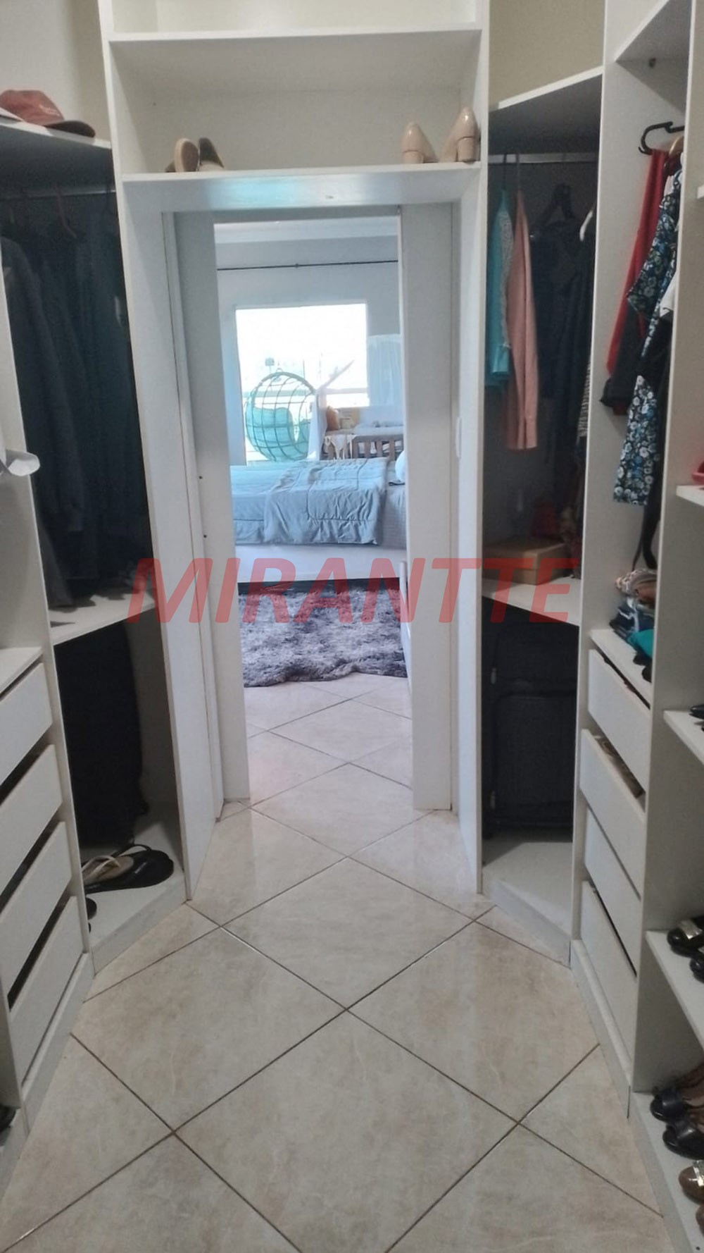 Sobrado de 106m² com 4 quartos em Parque Jandaia