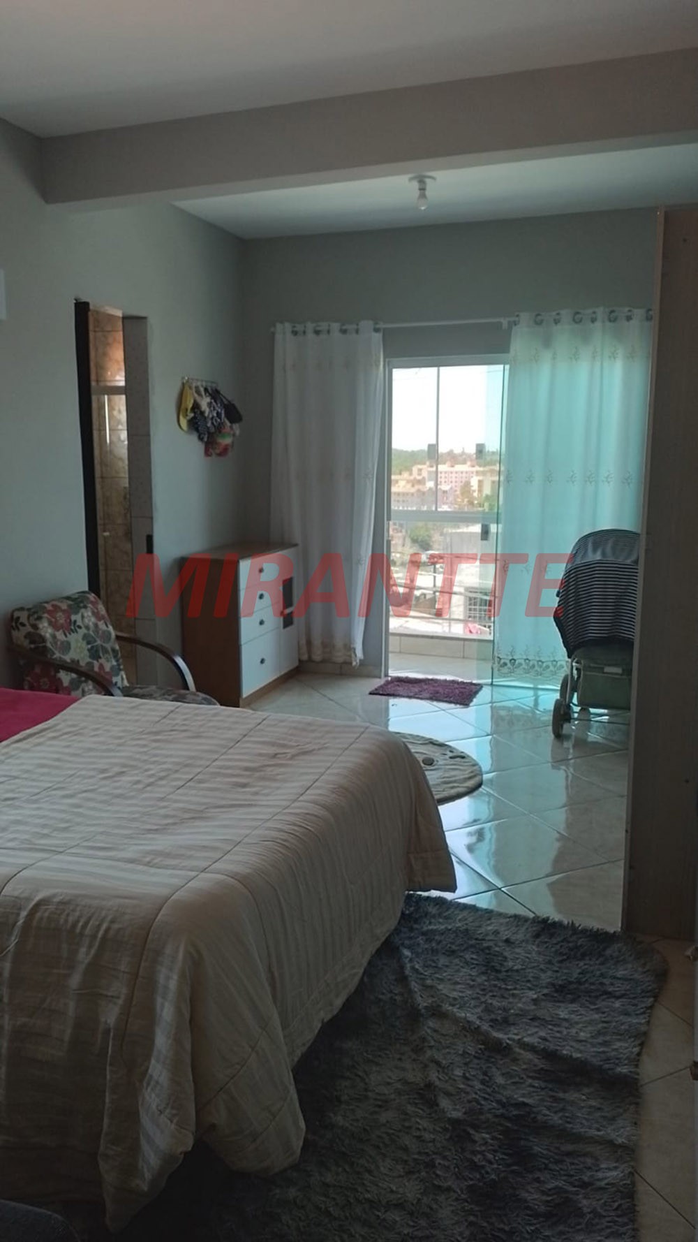 Sobrado de 106m² com 4 quartos em Parque Jandaia