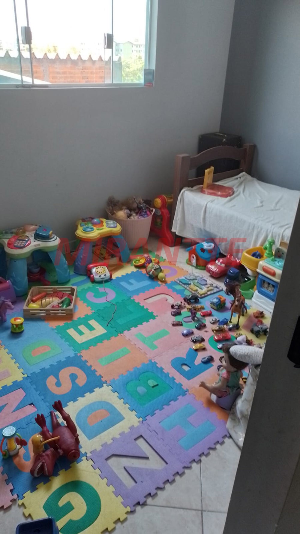 Sobrado de 106m² com 4 quartos em Parque Jandaia