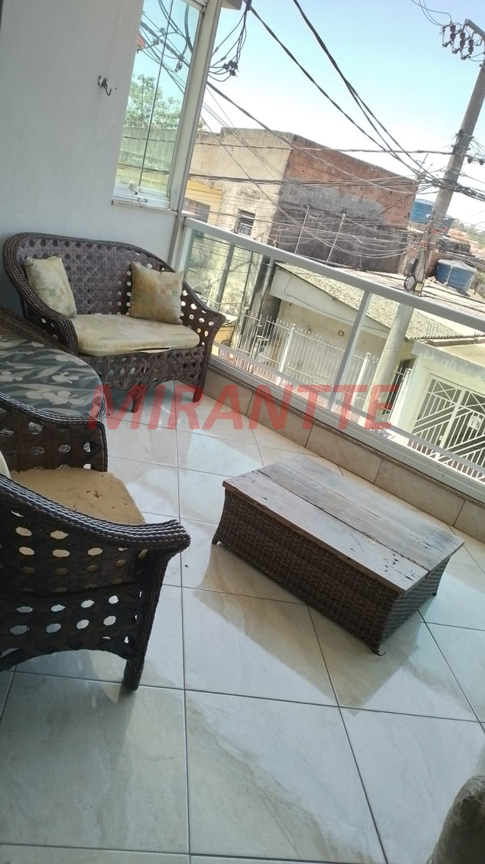 Sobrado de 106m² com 4 quartos em Parque Jandaia
