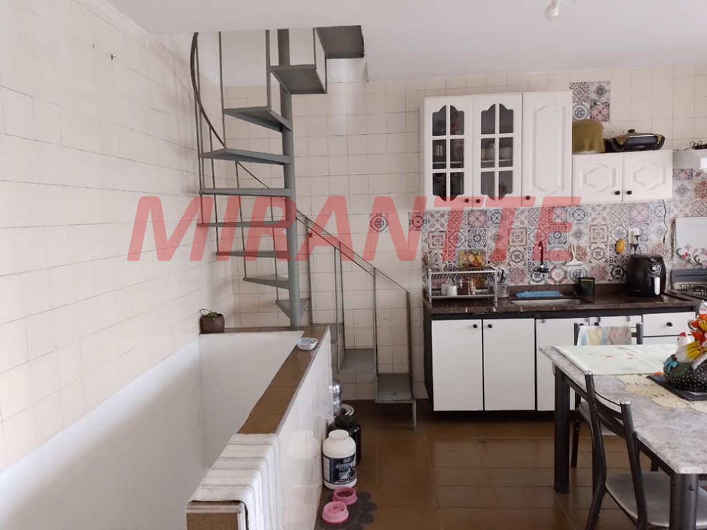 Sobrado de 140m² com 3 quartos em Santana