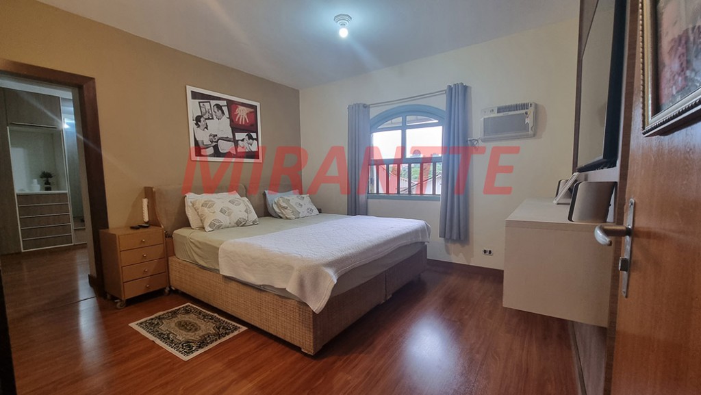 Sobrado de 280m² com 3 quartos em Vila Rosa