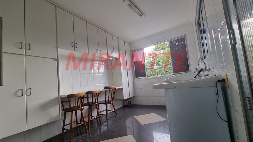 Sobrado de 280m² com 3 quartos em Vila Rosa