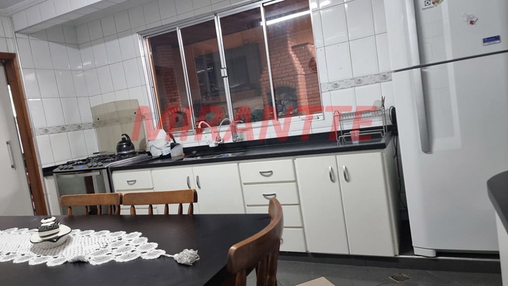 Sobrado de 280m² com 3 quartos em Vila Rosa