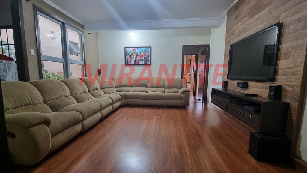 Sobrado de 280m² com 3 quartos em Vila Rosa