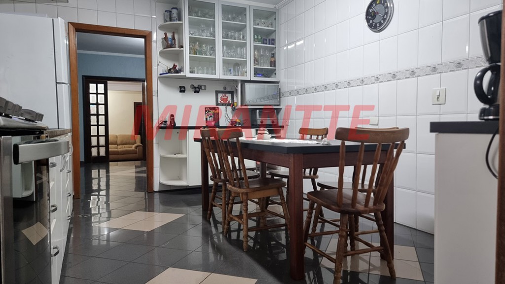 Sobrado de 280m² com 3 quartos em Vila Rosa