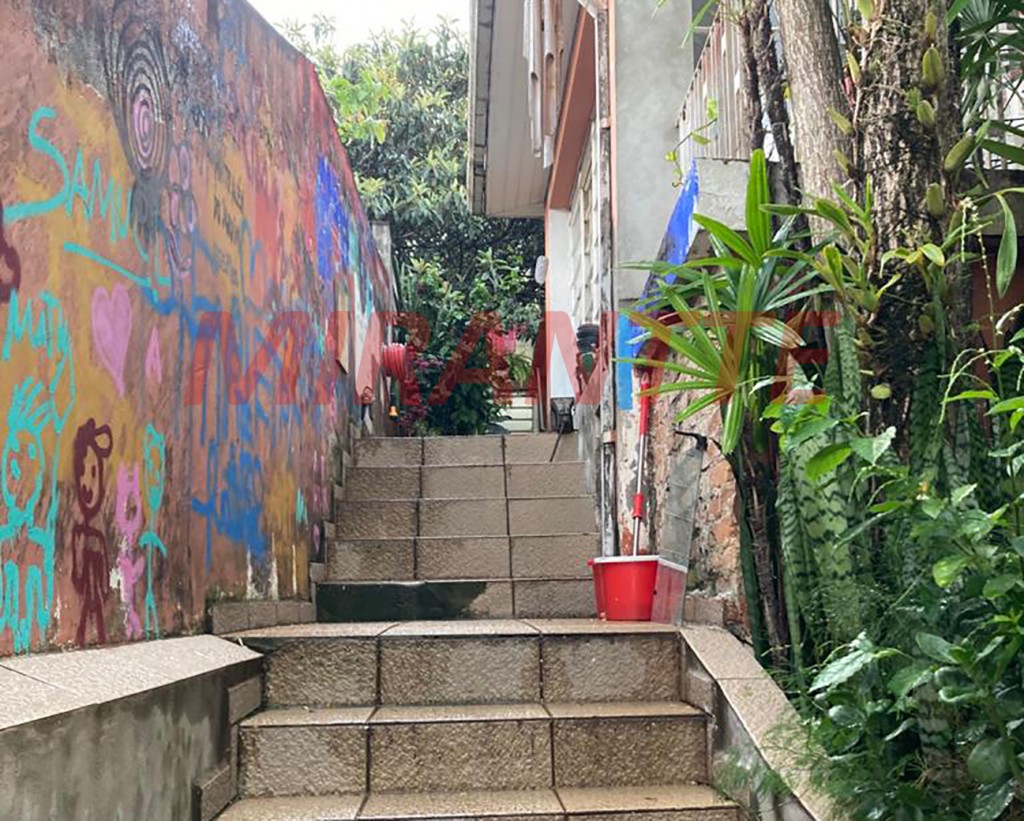 Sobrado com 2 quartos em Imirim
