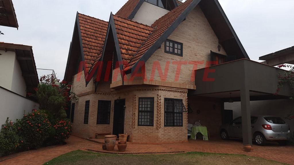 Sobrado de 200m² com 3 quartos em Anhanguera