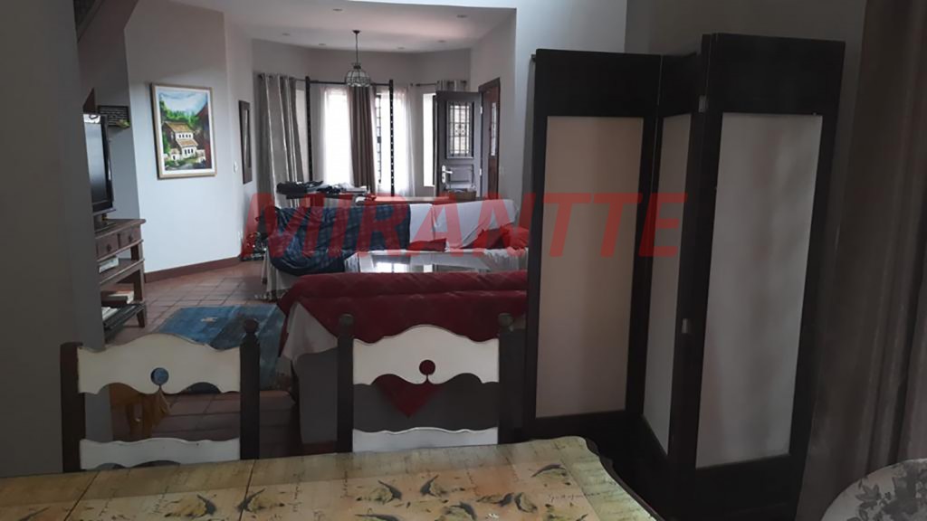 Sobrado de 200m² com 3 quartos em Anhanguera