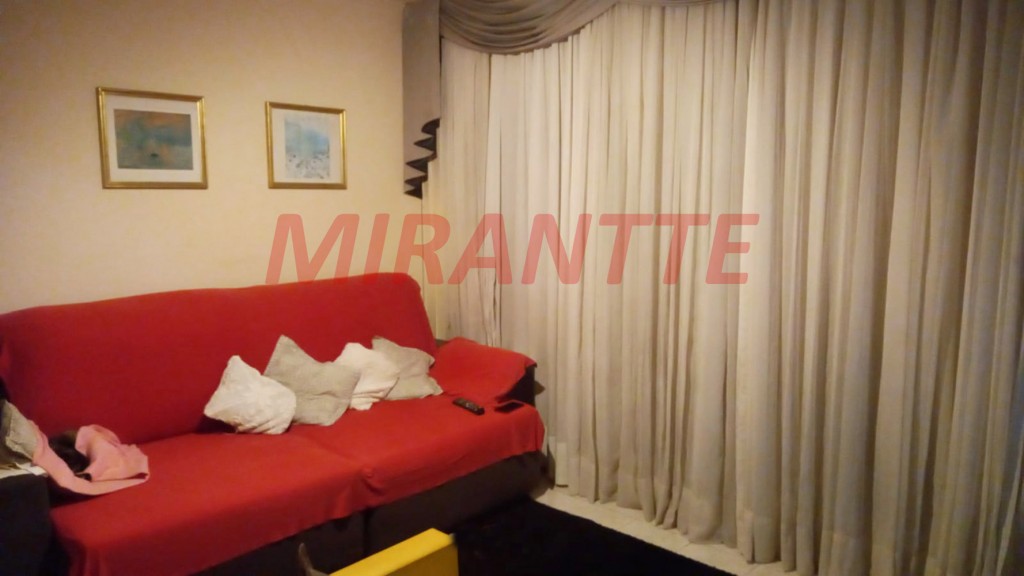 Sobrado de 160m² com 3 quartos em Jardim Flor da Montanha