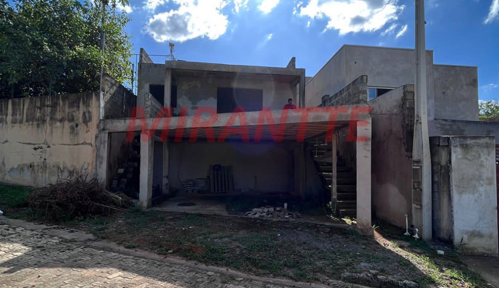Sobrado de 265m² com 3 quartos em Jardim Shangri-Lá