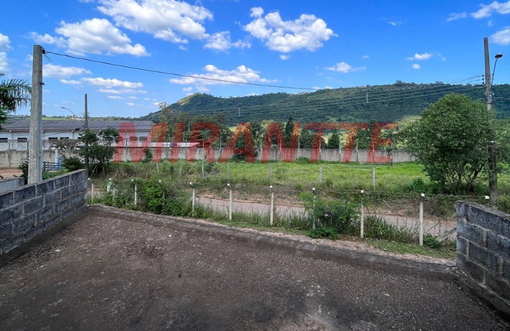 Sobrado de 265m² com 3 quartos em Jardim Shangri-Lá