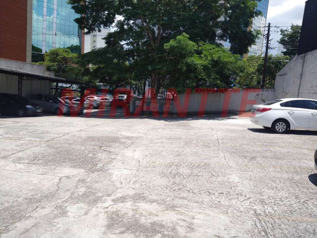Terreno de 554m² em Centro