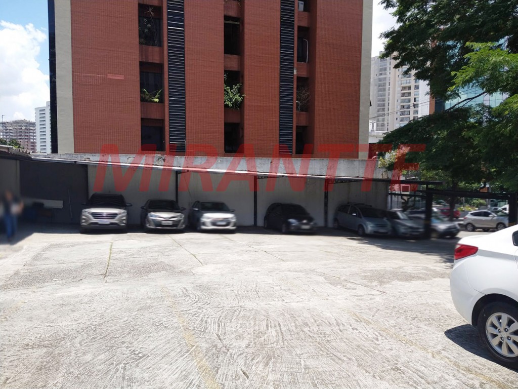 Terreno de 554m² em Centro