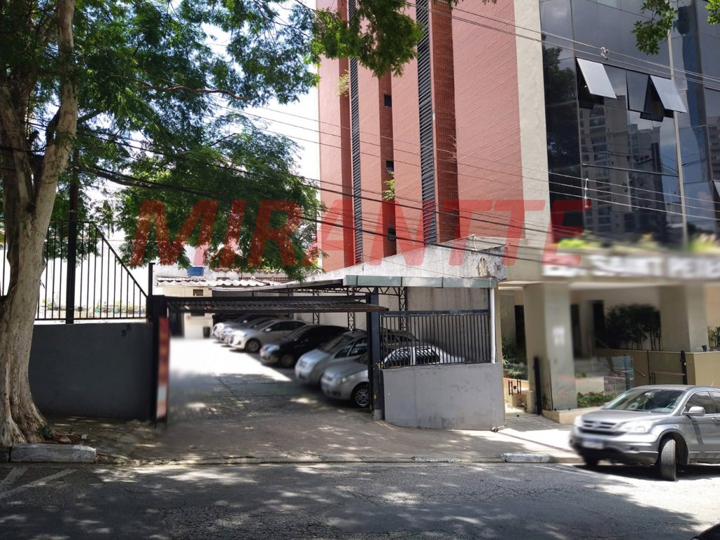 Terreno de 554m² em Centro