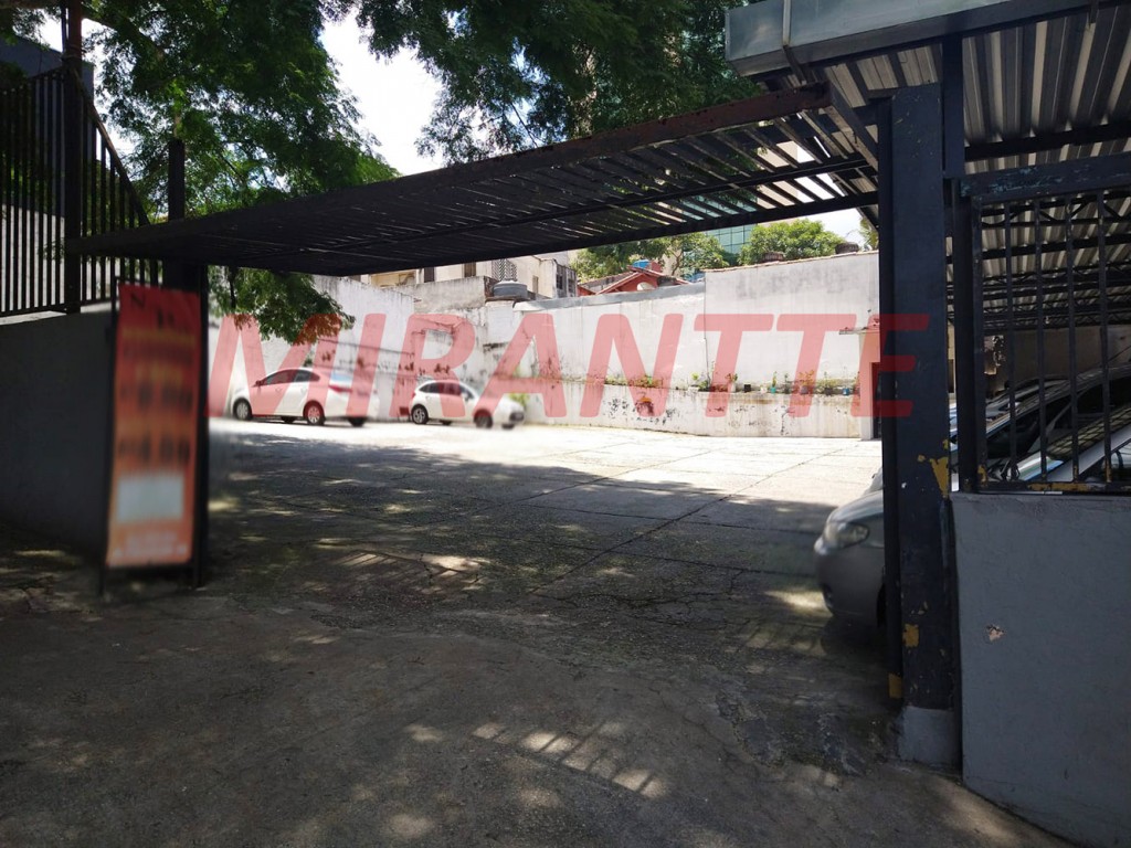 Terreno de 554m² em Centro