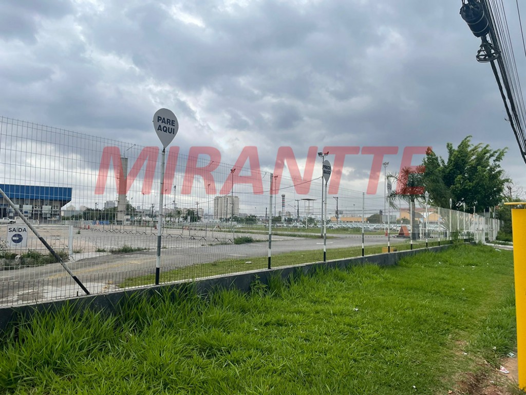 Terreno de 1850m² em Carandiru
