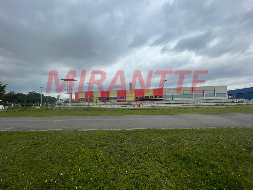 Terreno de 1850m² em Carandiru