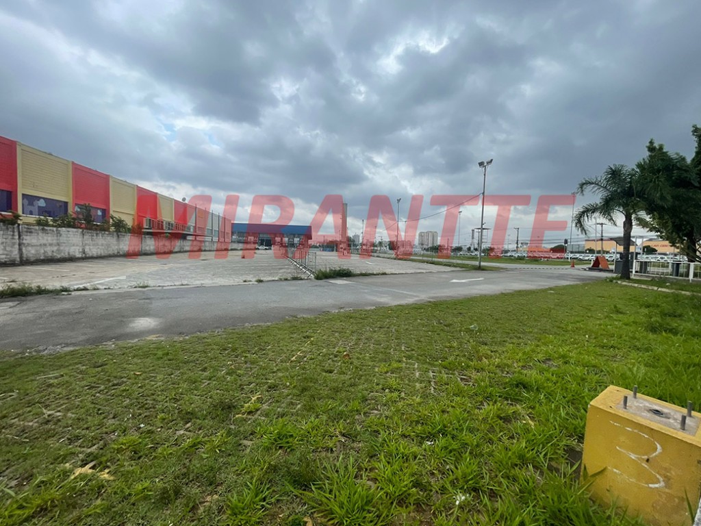 Terreno de 1850m² em Carandiru