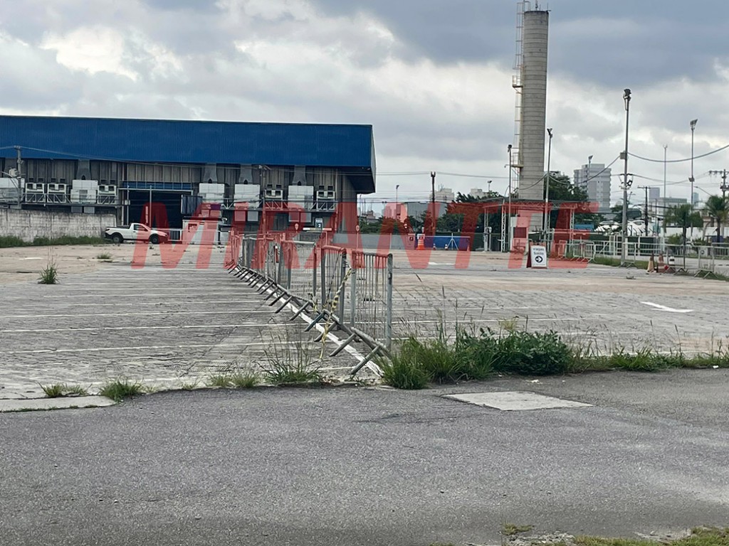 Terreno de 1850m² em Carandiru