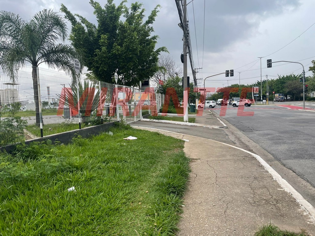 Terreno de 1850m² em Carandiru