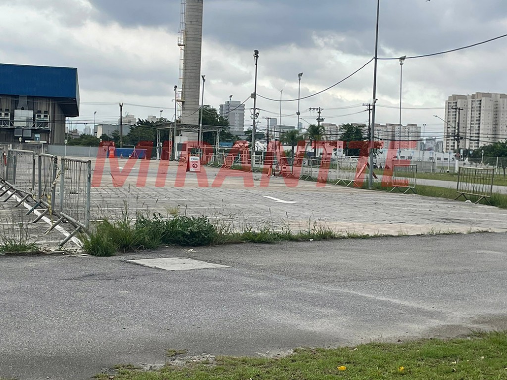 Terreno de 1850m² em Carandiru