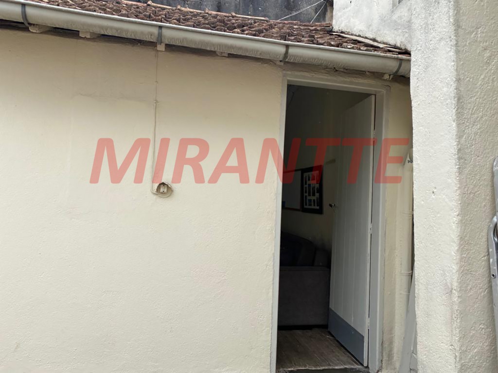 Casa terrea com 2 quartos em Santana